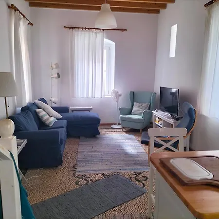 Alexandros Traditional House بيت للعطل