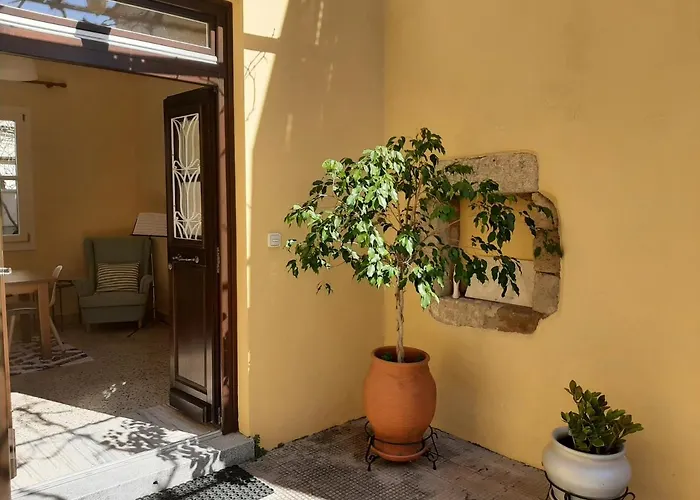 Alexandros Traditional House *